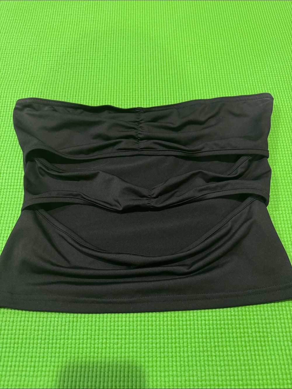 SHEIN Black Strapless Ruched Crop Top